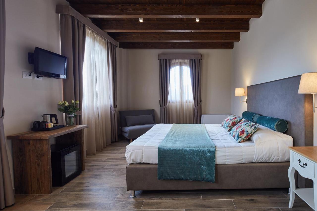 Il Castelluccio Country Resort Restaurant & Spa 巴贝里诺·迪·穆杰罗 外观 照片