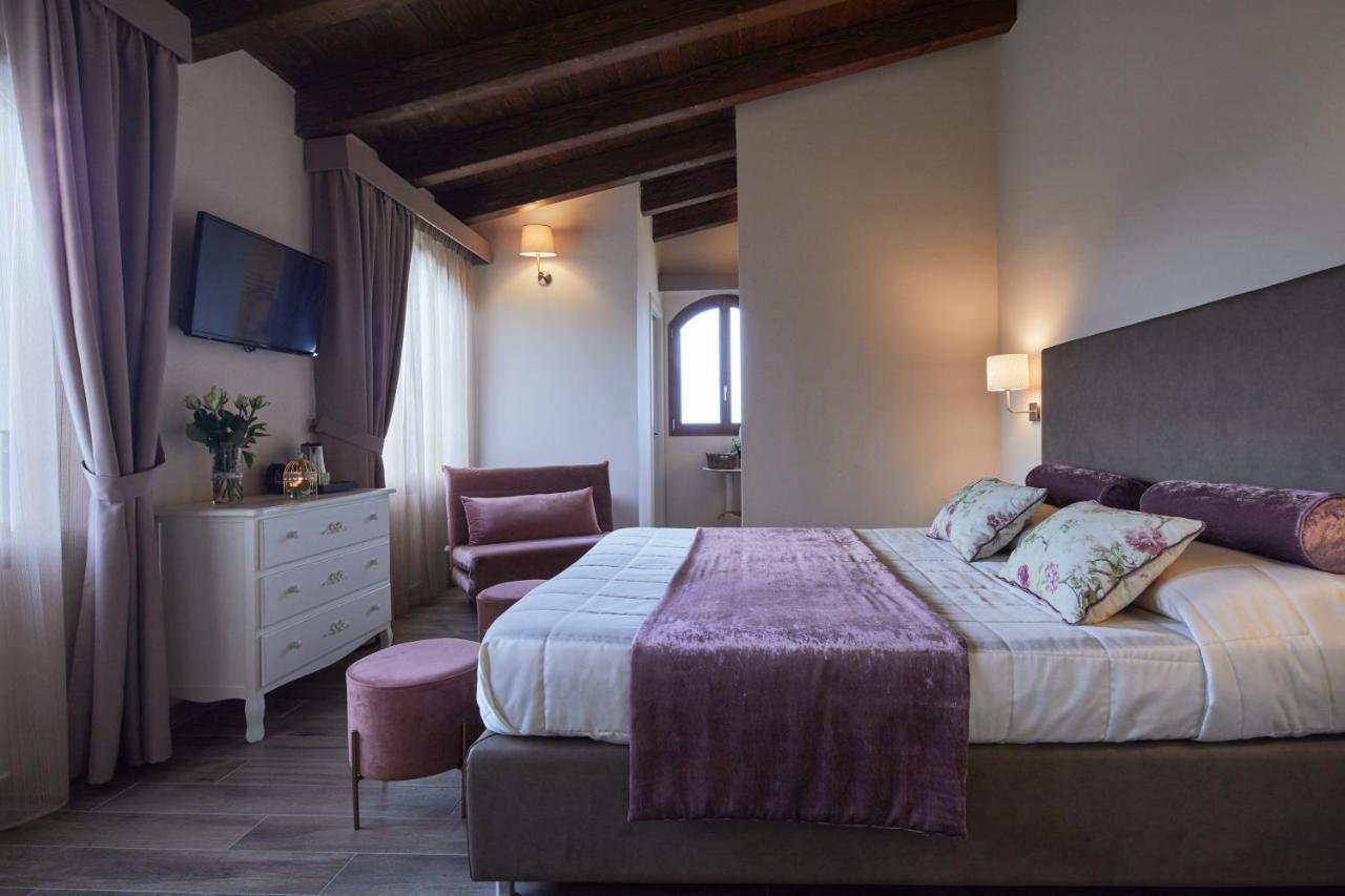Il Castelluccio Country Resort Restaurant & Spa 巴贝里诺·迪·穆杰罗 外观 照片