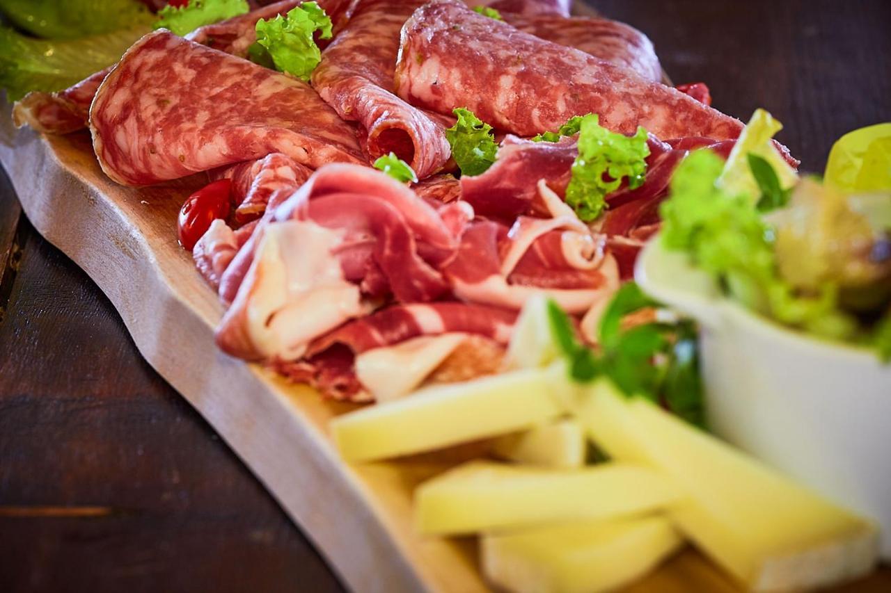Il Castelluccio Country Resort Restaurant & Spa 巴贝里诺·迪·穆杰罗 外观 照片