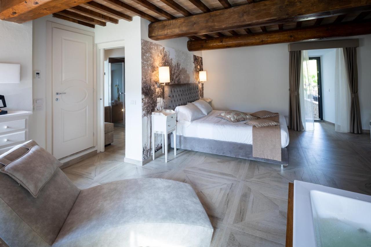 Il Castelluccio Country Resort Restaurant & Spa 巴贝里诺·迪·穆杰罗 外观 照片