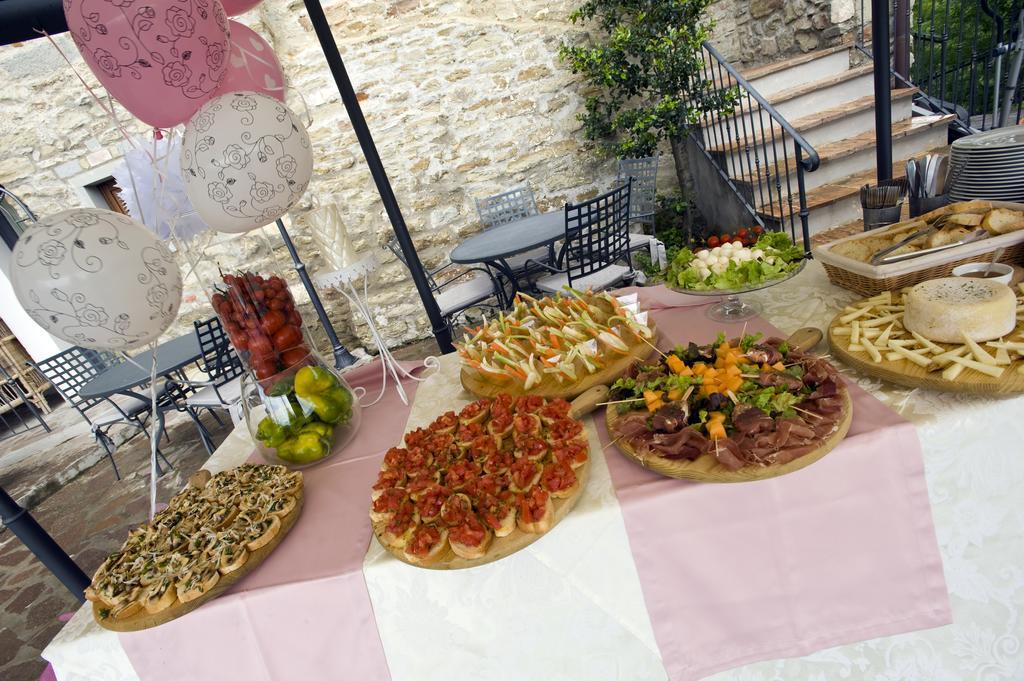 Il Castelluccio Country Resort Restaurant & Spa 巴贝里诺·迪·穆杰罗 外观 照片