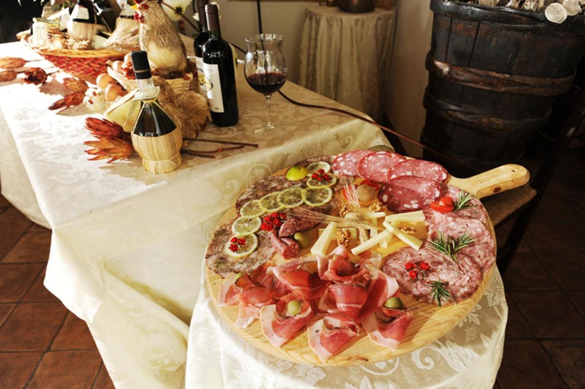 Il Castelluccio Country Resort Restaurant & Spa 巴贝里诺·迪·穆杰罗 外观 照片